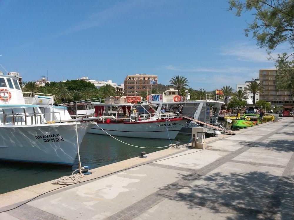 The Red Hotel By Ibiza Feeling - Adults Only Sant Antoni de Portmany Dış mekan fotoğraf