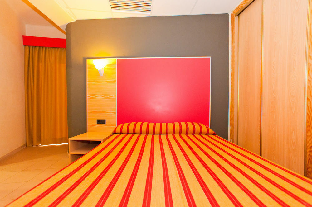 The Red Hotel By Ibiza Feeling - Adults Only Sant Antoni de Portmany Dış mekan fotoğraf