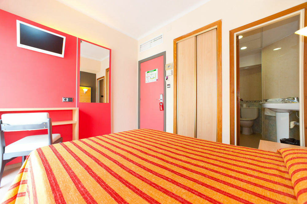 The Red Hotel By Ibiza Feeling - Adults Only Sant Antoni de Portmany Dış mekan fotoğraf