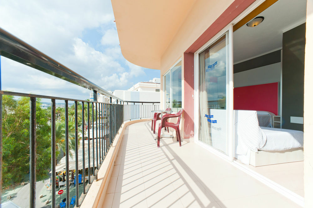 The Red Hotel By Ibiza Feeling - Adults Only Sant Antoni de Portmany Dış mekan fotoğraf