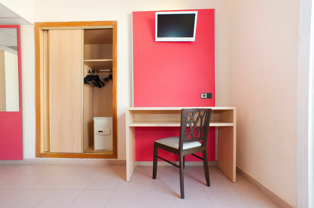 The Red Hotel By Ibiza Feeling - Adults Only Sant Antoni de Portmany Dış mekan fotoğraf