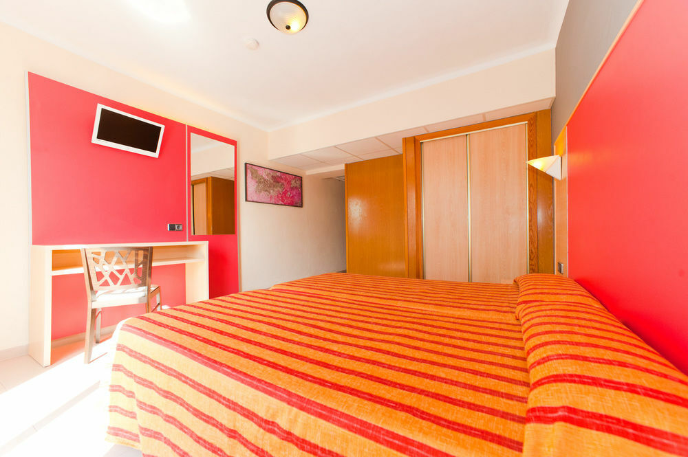 The Red Hotel By Ibiza Feeling - Adults Only Sant Antoni de Portmany Dış mekan fotoğraf